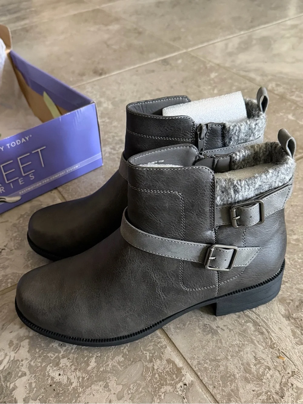 Easy Street Kourt Slip Resistant Ankle Boots in Grey, Size 11 W, NEW in Box